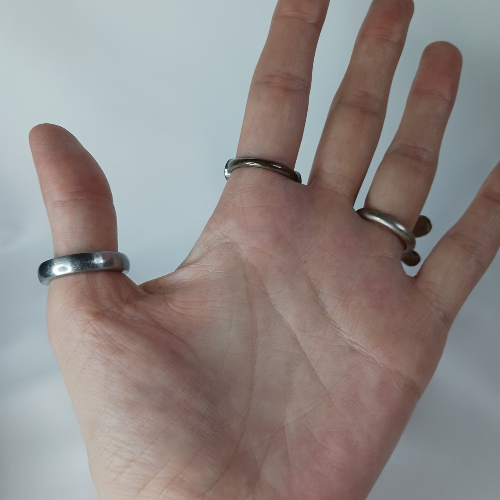 Girlie Rhinestone Ring Set. - Picture 4 of 4